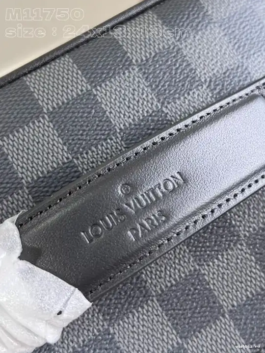 WIS VUITTON LOUIS TOILETRY BAG-24*13*13CM 0606